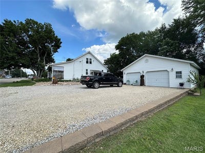 /international/us/504-n-2nd-street-owensville-mo-110108569708/