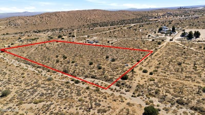 /international/us/113th-street-littlerock-ca-110106478108/