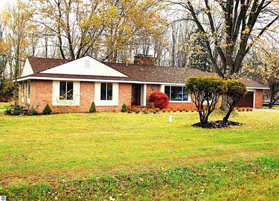 /international/us/2301-birchcrest-drive-west-branch-mi-110103396109/