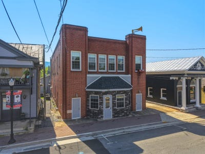 /international/us/5930-main-street-mount-jackson-va-110108120631/