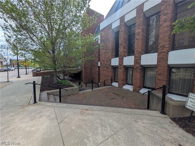 /international/us/100-s-park-place-painesville-oh-110107990651/