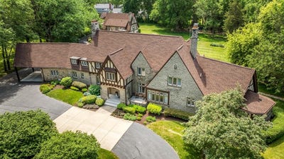 /international/us/2407-w-galena-avenue-freeport-il-110108800402/