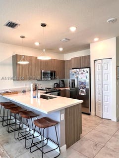 /international/us/6420-nw-102nd-path-doral-fl-110105199463/