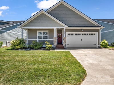 /international/us/200-leyland-circle-hendersonville-nc-110100768448/