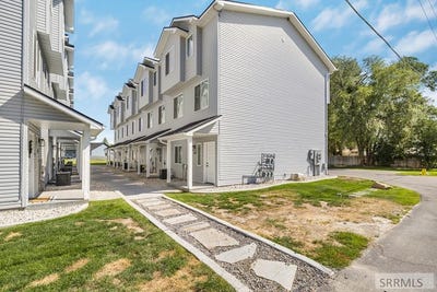 /international/us/676-e-court-street-blackfoot-id-110108568545/
