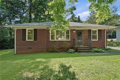 /international/us/243-s-myrtle-street-winder-ga-110108193482/