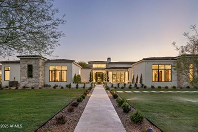 /international/us/8230-n-mockingbird-lane-paradise-valley-az-110100981098/