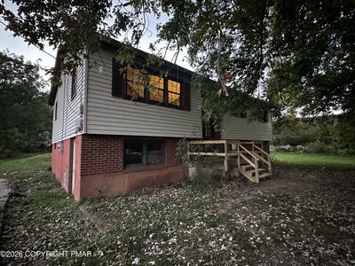 /international/us/137-valley-road-berwick-pa-110120459154/