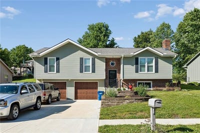 /international/us/807-e-summit-street-smithville-mo-110108205788/