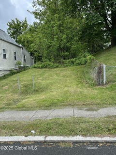 /international/us/616-east-street-rensselaer-ny-110099666178/