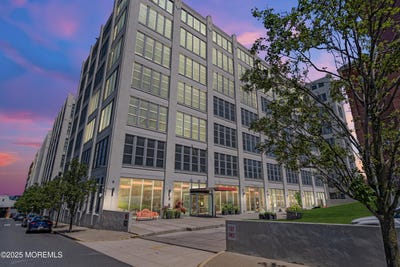 /international/us/50-dey-street-jersey-city-nj-110100747947/