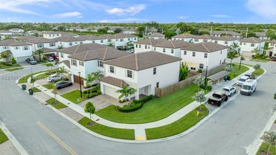 /international/us/2479-se-24th-dr-homestead-fl-110110363342/