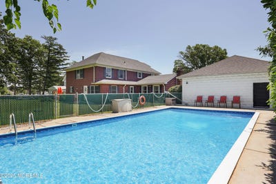 /international/us/210-main-street-port-monmouth-nj-110100506521/