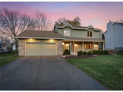 /international/us/8361-w-lake-drive-chanhassen-mn-110107716236/