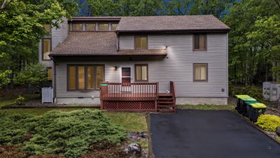 /international/us/1117-belaire-drive-east-stroudsburg-pa-110100776748/