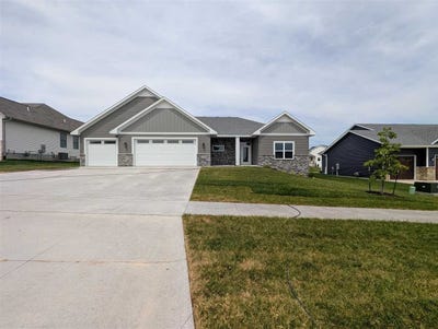 /international/us/702-lakeview-ct-tiffin-ia-110104975724/