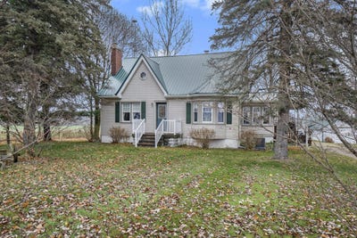 /international/us/2706-s-maple-island-road-fremont-mi-110100446799/