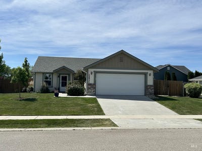/international/us/12531-w-kempshire-ct-star-id-110108128884/