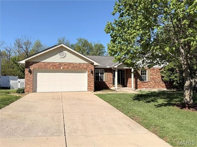 /international/us/307-longview-drive-columbia-il-110106527308/