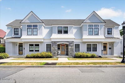 /international/us/37-white-street-saratoga-springs-ny-110119390097/