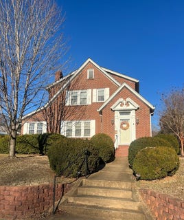 /international/us/1405-bedford-avenue-altavista-va-110104965908/