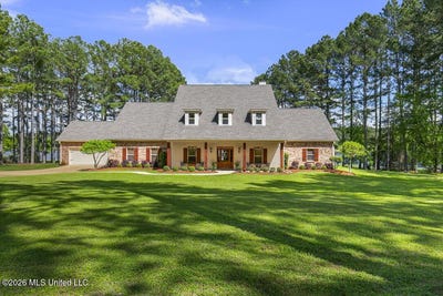 /international/us/130-pine-lake-cove-flora-ms-110107393570/