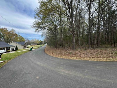 /international/us/209-cedar-circle-chesnee-sc-110107508859/