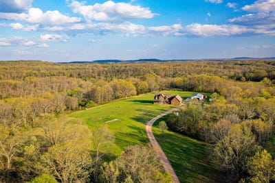 /international/us/2042-greasy-creek-lane-washburn-mo-110107570485/
