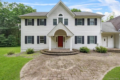 /international/us/16-apple-summit-lane-lagrangeville-ny-110100566421/