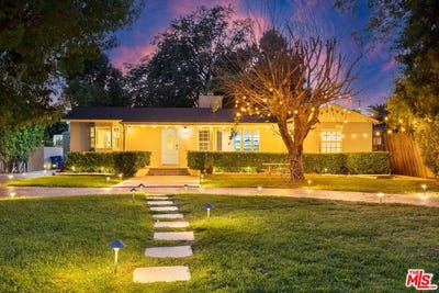 /international/us/8345-white-oak-ave-northridge-ca-110107551369/