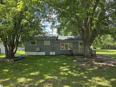 /international/us/6053-nw-mill-riverdale-mi-110109000208/