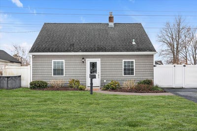 /international/us/64-cornflower-road-levittown-ny-110105952873/