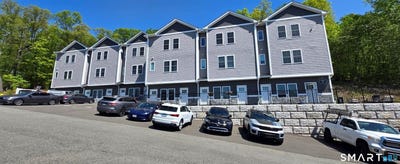 /international/us/243-echo-lake-watertown-ct-110108131132/
