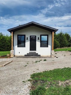 /international/us/42-rose-marie-drive-linn-valley-ks-110109342381/