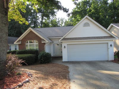 /international/us/138-kensington-way-aberdeen-nc-110108477901/