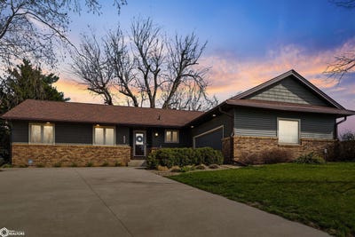 /international/us/2309-new-salem-road-marshalltown-ia-110107476774/