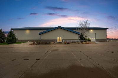 /international/us/42-spruce-st-tipton-ia-110105313398/