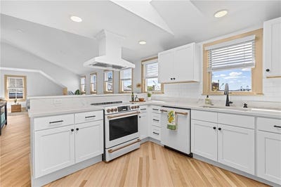 /international/us/18-barney-street-newport-ri-110108059332/