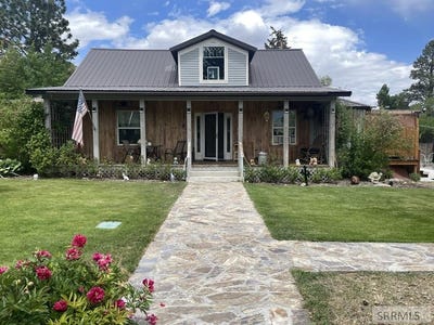 /international/us/510-e-valley-avenue-challis-id-110100032838/