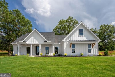 /international/us/135-oak-terrace-baldwin-ga-110100972886/