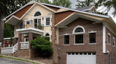 /international/us/108-division-street-sharon-springs-ny-110108742758/
