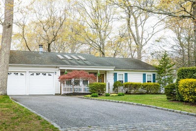 /international/us/4-mount-oak-place-ridge-ny-110107635558/