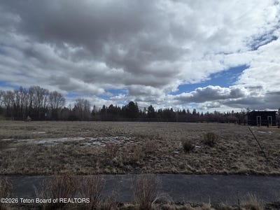 /international/us/trails-creek-lot-33-pinedale-wy-110105643341/