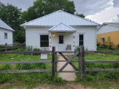 /international/us/117-n-jefferson-st-smith-center-ks-110108409681/