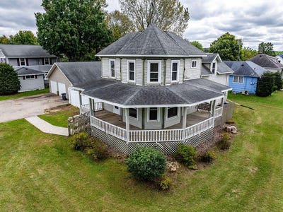 /international/us/417-w-2nd-st-blair-wi-110119959982/