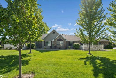 /international/us/1701-e-greenwood-ln-mount-pleasant-ia-110107700239/