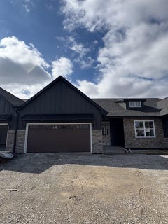 /international/us/3385-shawano-avenue-green-bay-wi-110107087796/