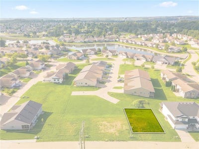 /international/us/7064-7066-waterview-dr-sw-cedar-rapids-ia-110110193114/