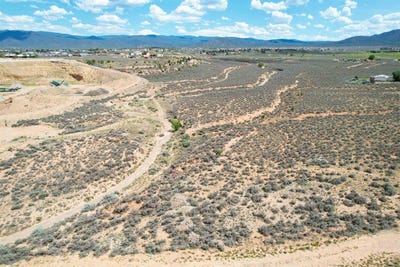 /international/us/los-cordovas-road-ranchos-de-taos-nm-110119484579/