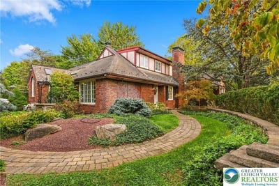 /international/us/1247-n-cedar-crest-boulevard-south-whitehall-twp-pa-110120482853/